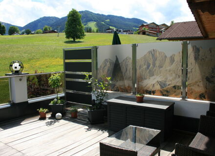 Gemütliche Terrasse mit Blick auf die Hochwurzen